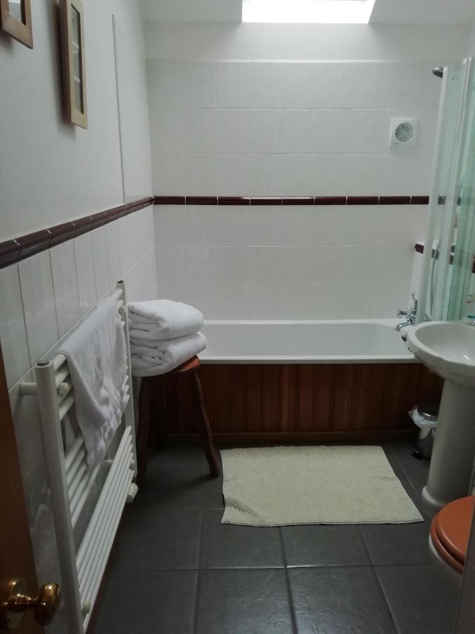 Pantasaph Farm B&B Холиуел Екстериор снимка